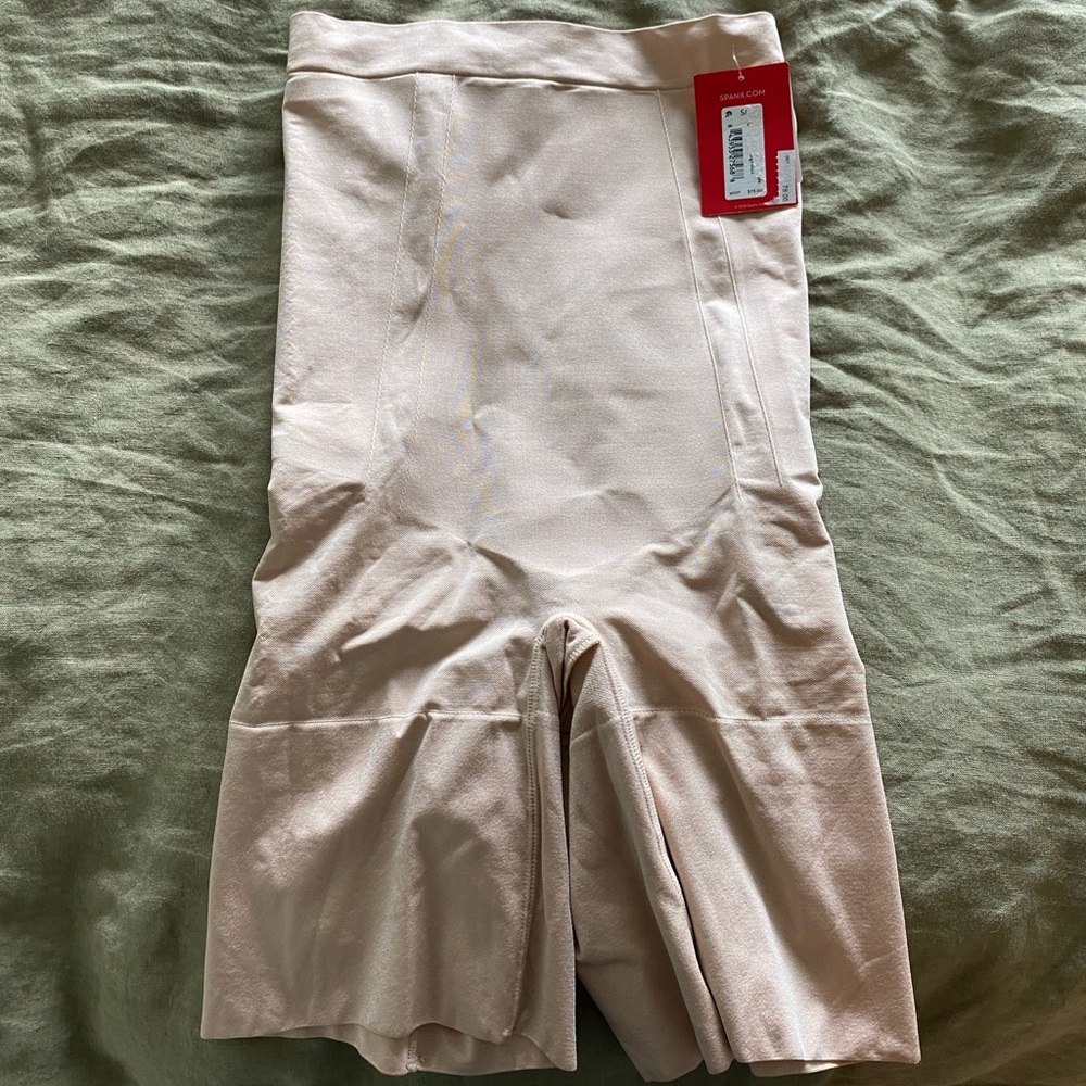 SPANX High-waisted Mid-thigh Short